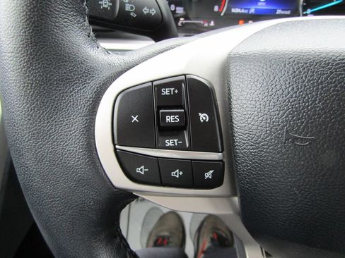 Used 2024 Ford Explorer XLT w/ Equipment Group 202A AWD/4WD image 30