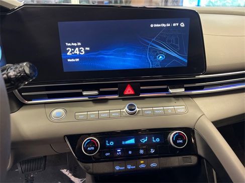 Used 2024 Hyundai Elantra SEL image 24