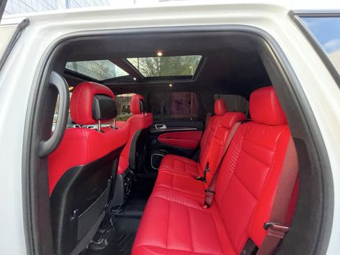 Used 2020 Jeep Grand Cherokee SRT image 10