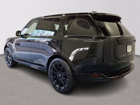Certified 2024 Land Rover Range Rover SE image 2