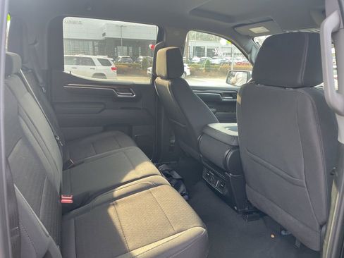 Used 2025 Chevrolet Silverado 1500 LT image 8