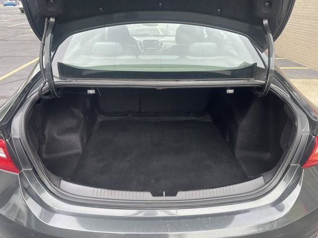 Used 2016 Chevrolet Malibu LT FWD image 11