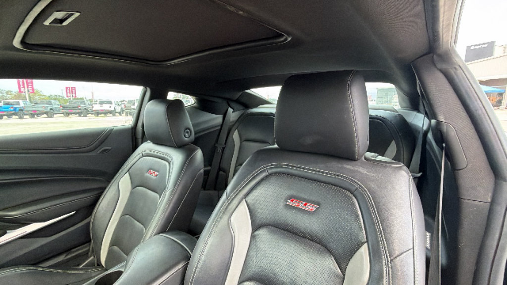 Used 2023 Chevrolet Camaro SS RWD image 18