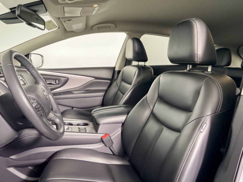 Used 2022 Nissan Murano SV w/ SV Midnight Edition Package FWD image 5