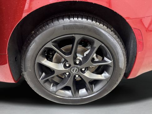 Used 2025 Chrysler Pacifica Limited image 7