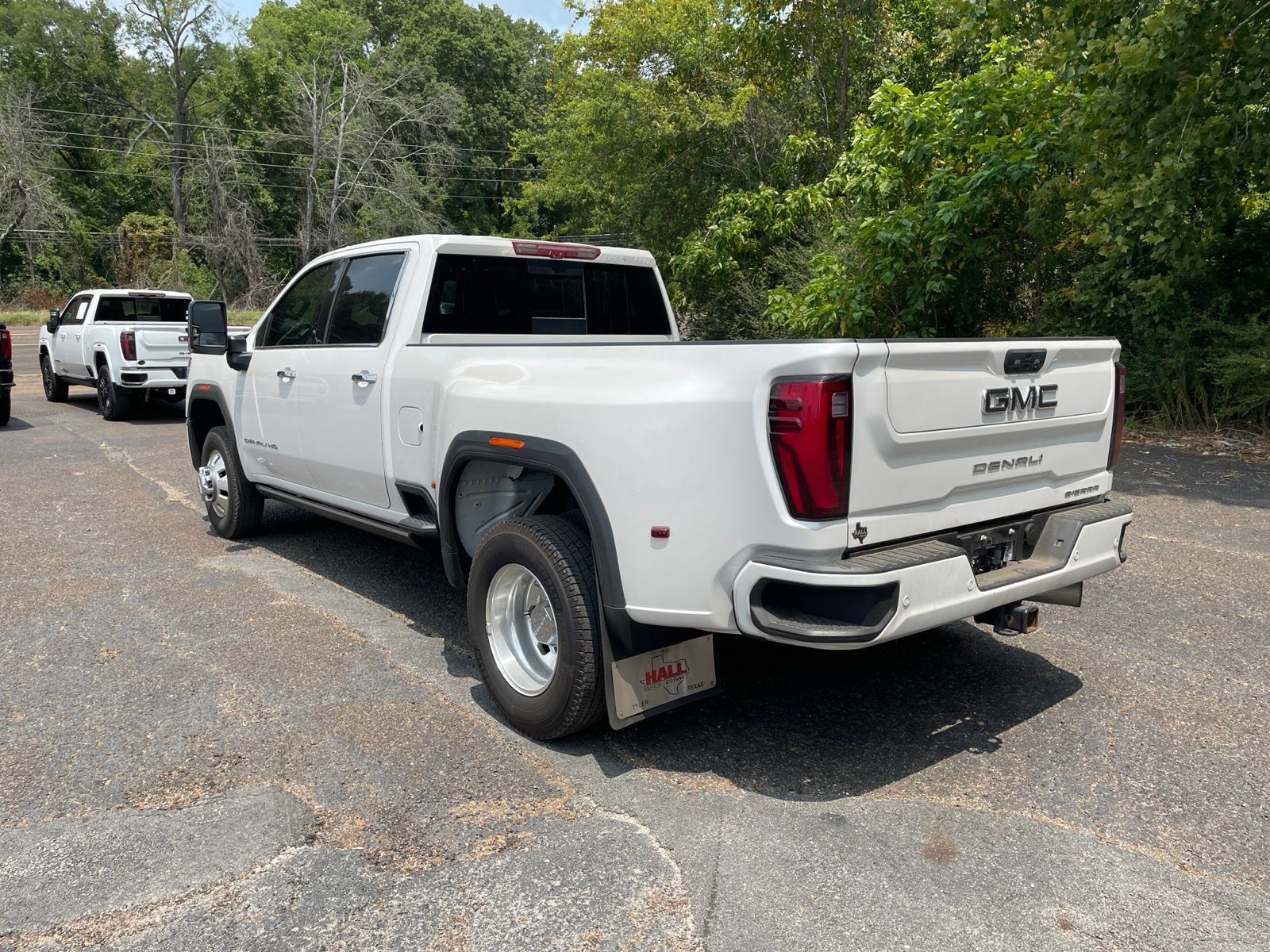 Used 2025 GMC Sierra 3500 Denali Ultimate AWD/4WD image 3
