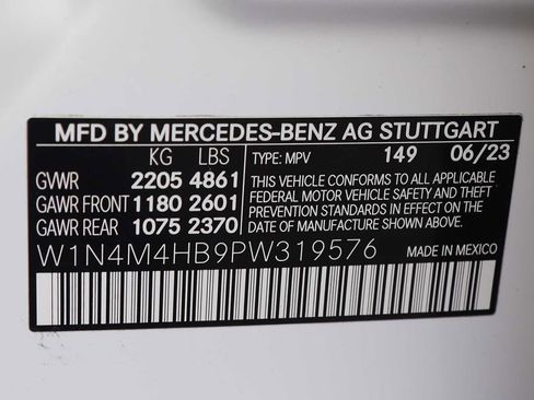 Used 2023 Mercedes-Benz GLB 250 4MATIC image 33