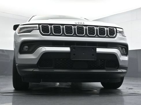 Used 2024 Jeep Compass Latitude AWD/4WD image 25