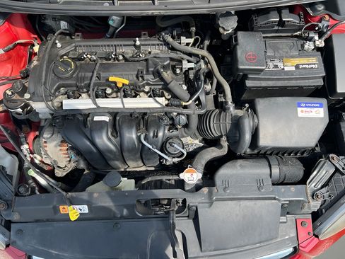 Used 2013 Hyundai Elantra GLS FWD image 9