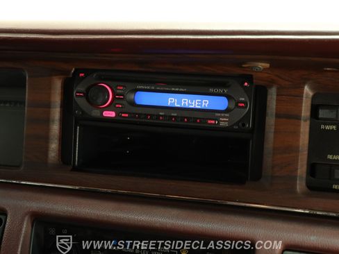 Used 1992 Oldsmobile Custom Cruiser RWD image 40