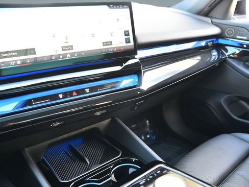 Used 2024 BMW i5 eDrive40i w/ Premium Package image 28