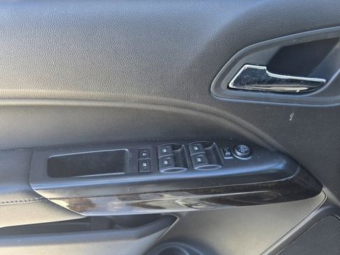 Used 2015 GMC Canyon SLE image 14