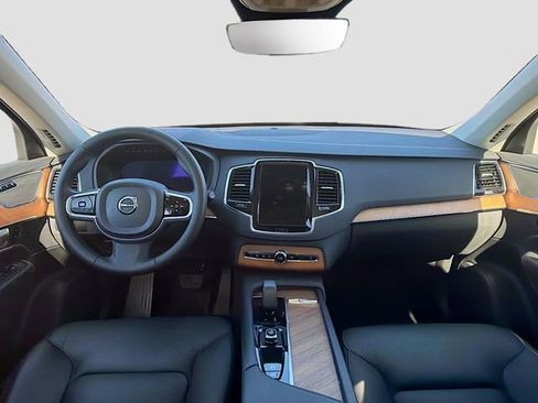Used 2024 Volvo XC90 B5 Plus image 16