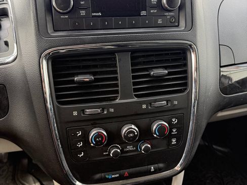 Used 2016 Dodge Grand Caravan SE w/ Quick Order Package 29E SE FWD image 20