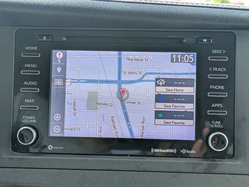 Used 2018 Toyota Sienna XLE w/ XLE Navigation Package image 18