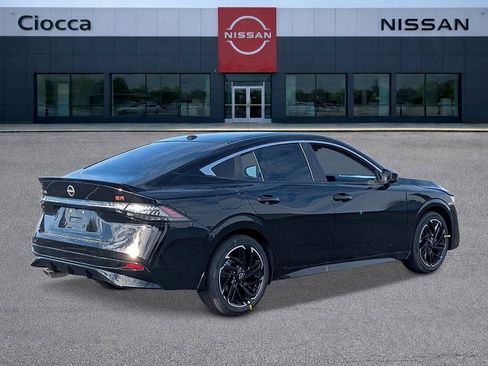 New 2026 Nissan Sentra SR w/ Floor Mat Package FWD image 5
