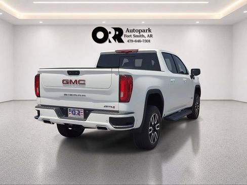 Used 2024 GMC Sierra 1500 AT4 w/ Technology Package AWD/4WD image 5