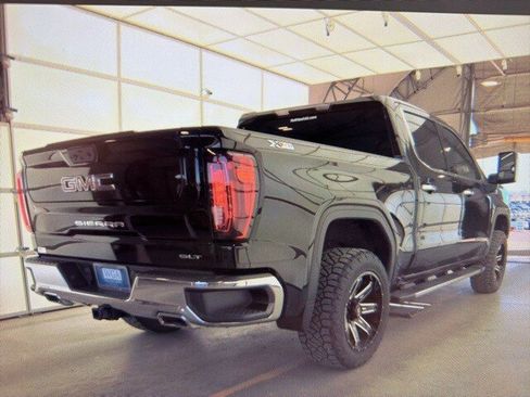 Used 2022 GMC Sierra 1500 SLT image 3