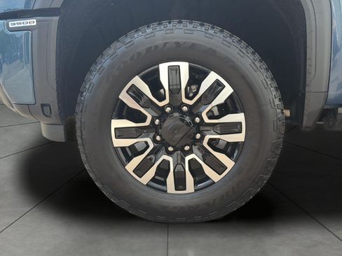 Used 2026 GMC Sierra 3500 Denali Ultimate AWD/4WD image 8