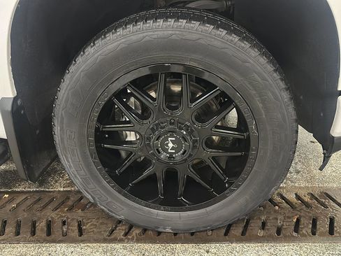 Used 2019 Chevrolet Silverado 1500 RST image 10