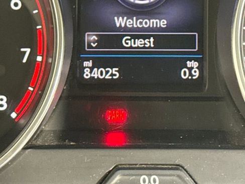 Used 2019 Volkswagen Tiguan SE image 22