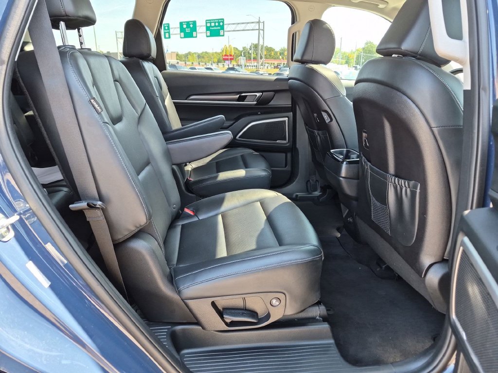 Used 2025 Kia Telluride S FWD image 36