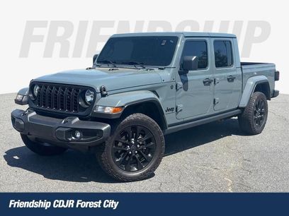 Used 2025 Jeep Gladiator Sport