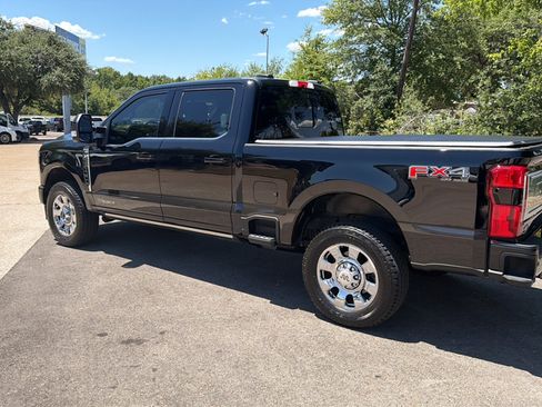 Used 2025 Ford F250 King Ranch w/ FX4 Off-Road Package AWD/4WD image 7