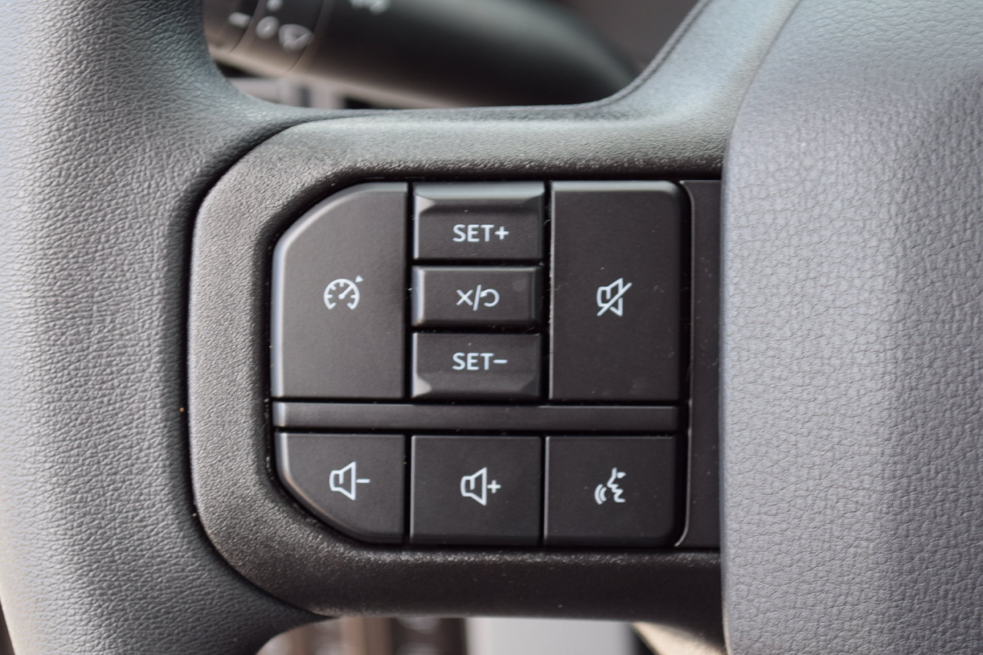 New 2026 Ford F250 XLT w/ FX4 Off-Road Package AWD/4WD image 8