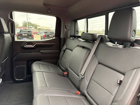 Used 2023 GMC Sierra 1500 Elevation w/ Elevation Premium Package image 6