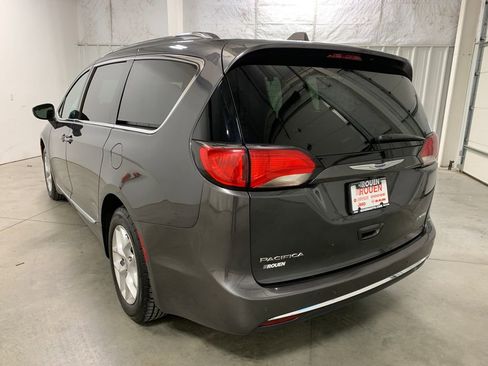Used 2020 Chrysler Pacifica Limited image 6