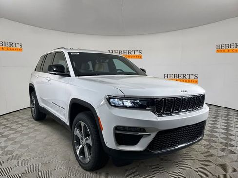 New 2025 Jeep Grand Cherokee Limited w/ Luxury Tech Group II image 3
