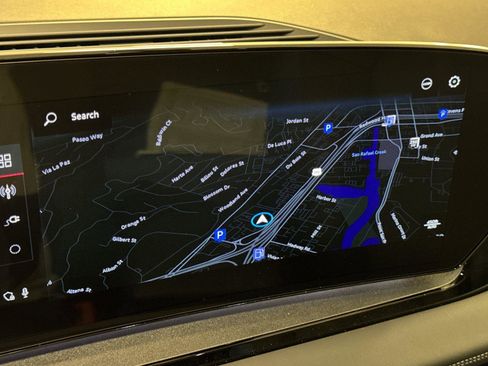 New 2025 Audi Q6 e-tron Premium Plus image 18