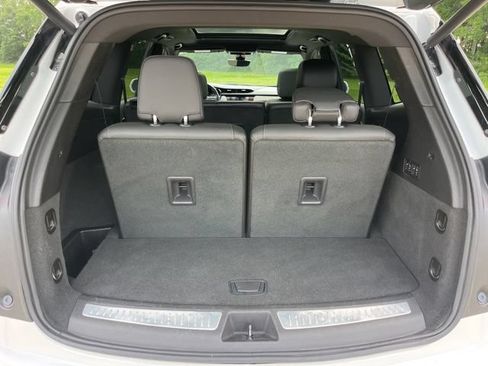 Used 2020 Cadillac XT6 Premium Luxury FWD image 5