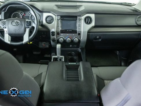 Used 2017 Toyota Tundra SR5 w/ SR5 Upgrade Package AWD/4WD image 32