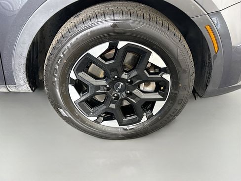 Used 2024 Kia Sorento S image 32