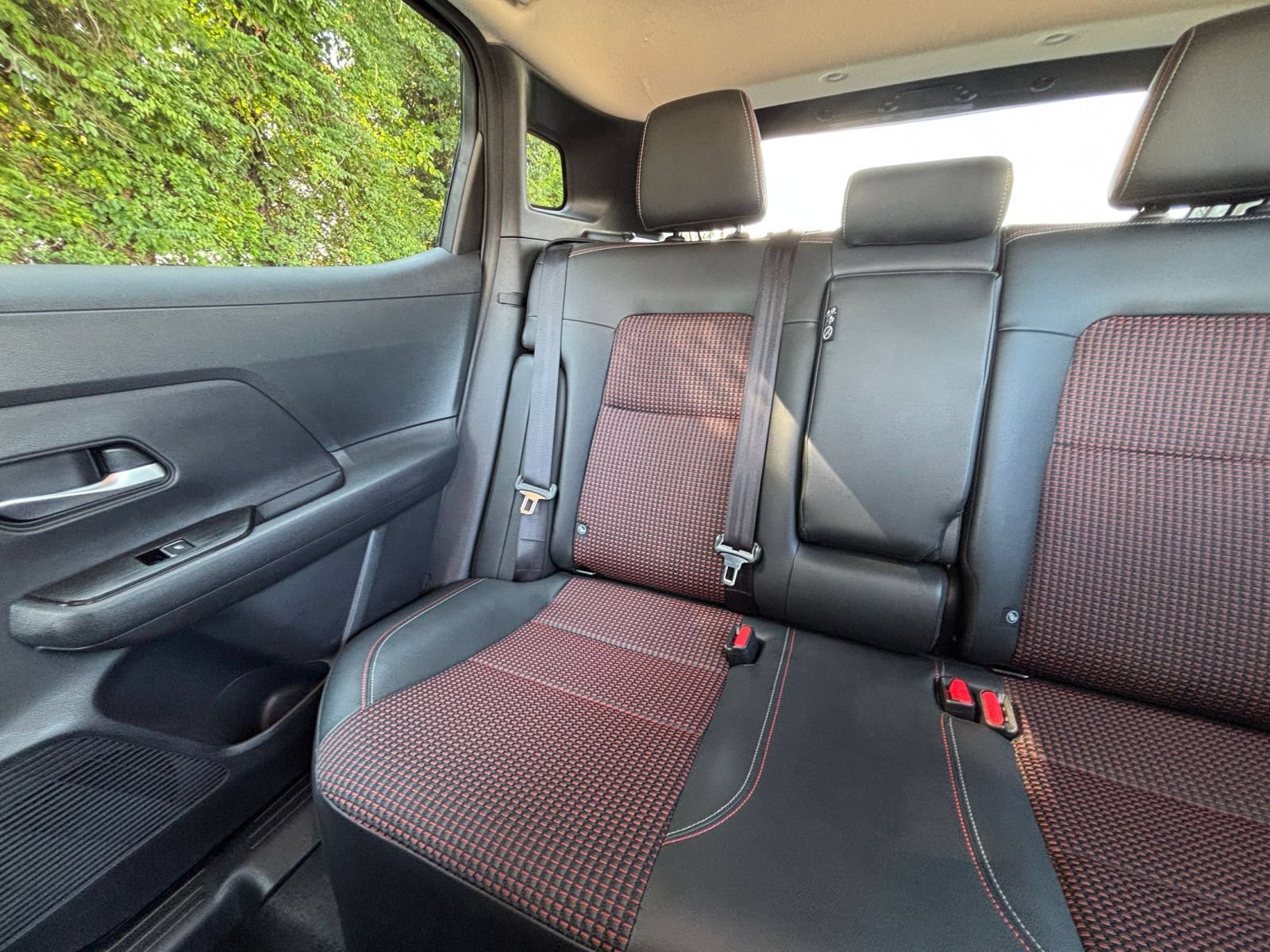 Used 2026 Nissan Kicks SR AWD/4WD image 37