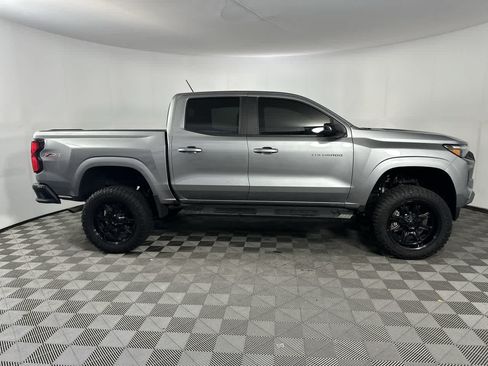 Used 2023 Chevrolet Colorado Z71 w/ Z71 Convenience Package 2 AWD/4WD image 9