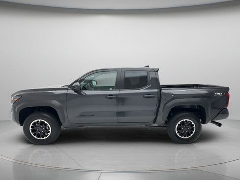 Used 2025 Toyota Tacoma TRD Off-Road AWD/4WD image 6
