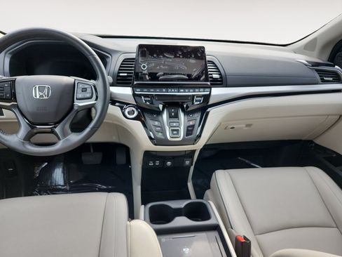 Used 2025 Honda Odyssey Touring image 12