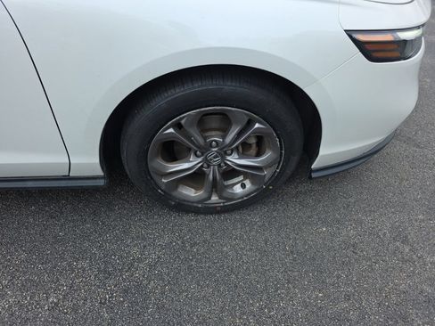 Certified 2024 Honda Accord EX image 9