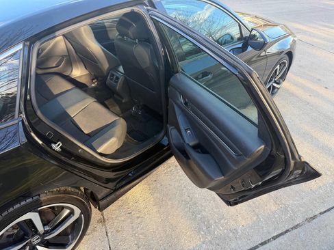 Used 2019 Honda Accord Sport image 17