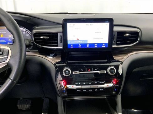 Used 2023 Ford Explorer Limited AWD/4WD image 5