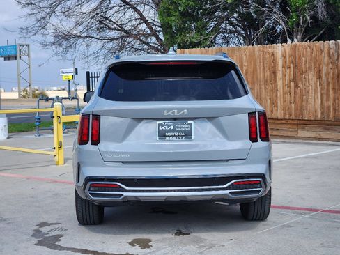 Certified 2023 Kia Sorento EX w/ Panoramic Sunroof Package image 6