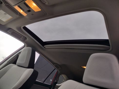 Used 2016 Toyota RAV4 XLE image 5