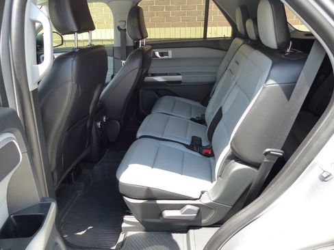Used 2021 Ford Explorer XLT w/ Equipment Group 202A AWD/4WD image 37