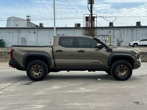 Certified 2025 Toyota Tacoma 4x4 Double Cab Hybrid image 7