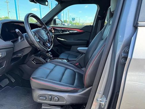 Used 2025 Chevrolet TrailBlazer RS w/ Convenience Package AWD/4WD image 12