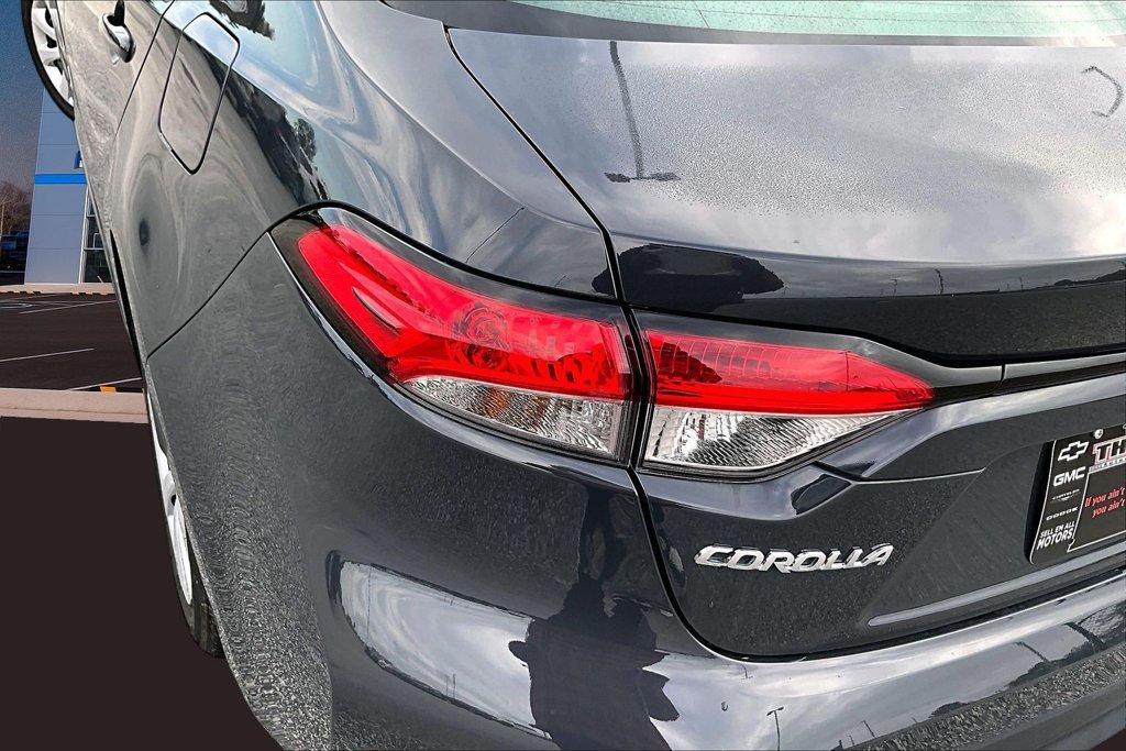 Used 2025 Toyota Corolla LE w/ Convenience Package FWD image 26