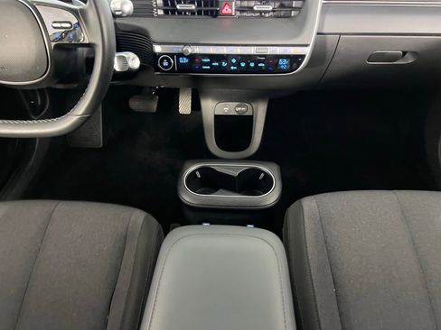 Used 2024 Hyundai Ioniq 5 SE image 17